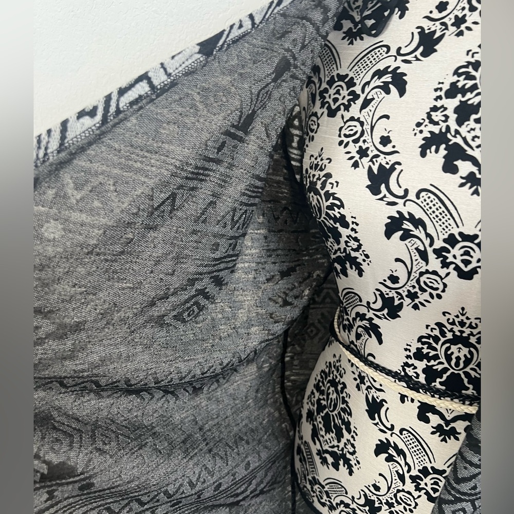NWT American Eagle Black Cream Aztec Tribal Open Cardigan Boho Sweater - Picture 6 of 8